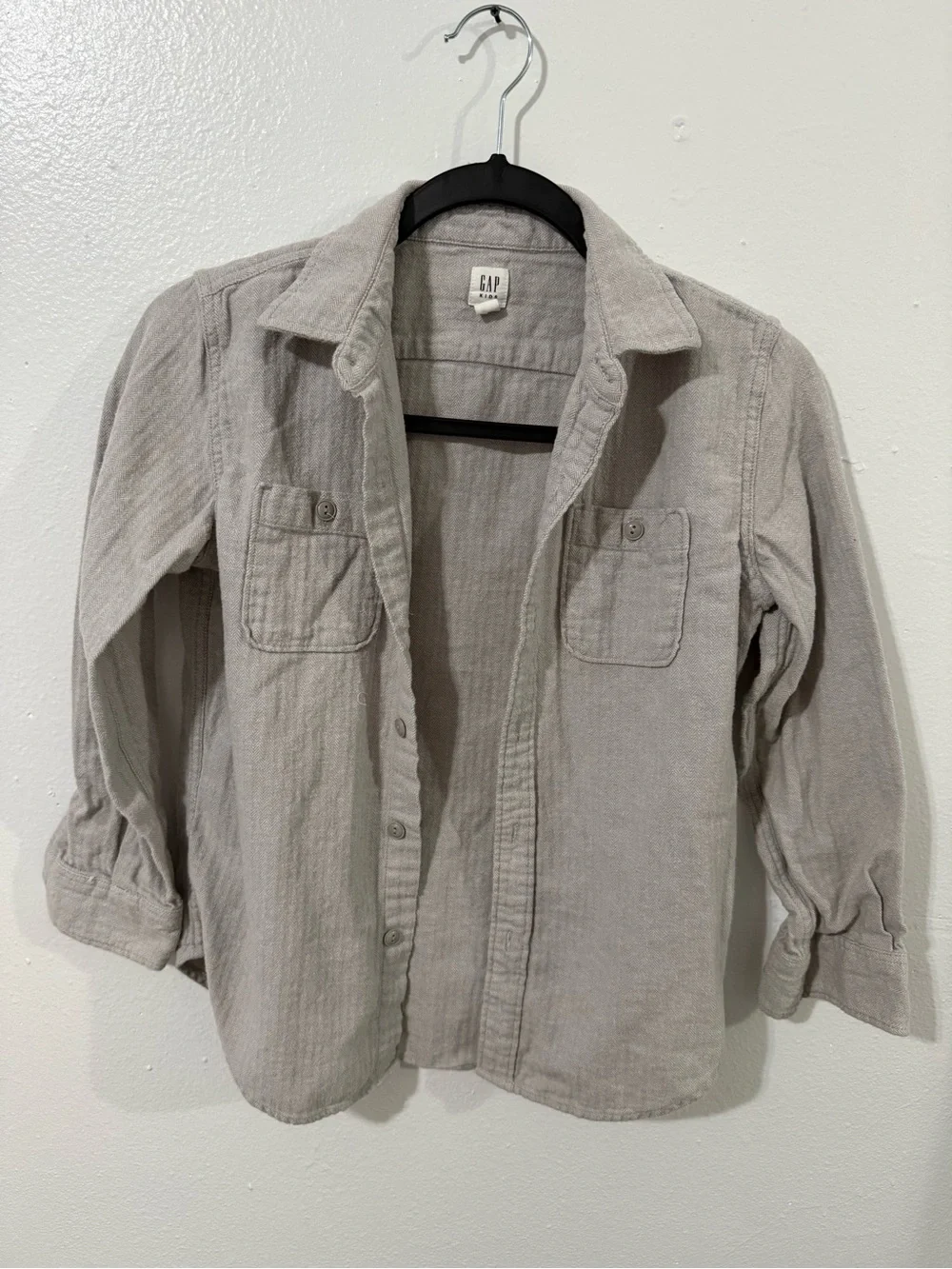 GAP Boys Button-Down Shirt in Light Gray